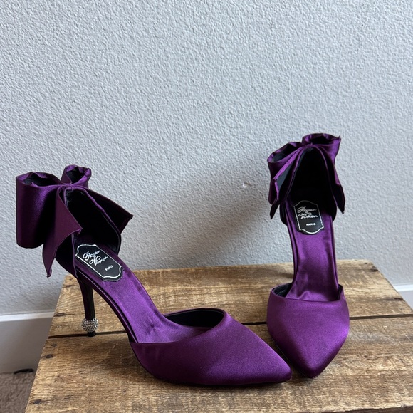Roger Vivier Shoes - Roger Vivier Plum Purple Bow Crystal Pumps  size 39